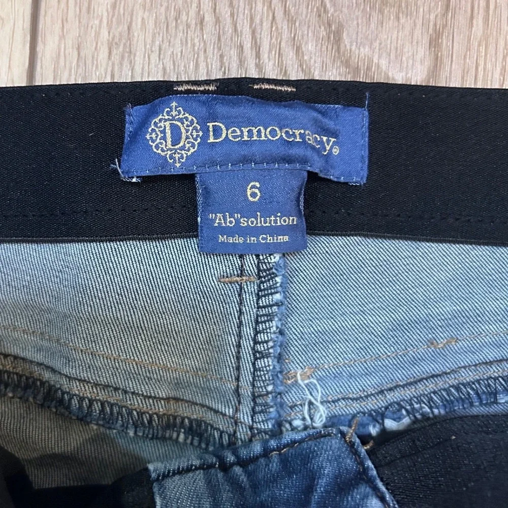 Democracy Ab solution Straight Leg Jeans Medium Wash Blue Size 6 Elastic Waist